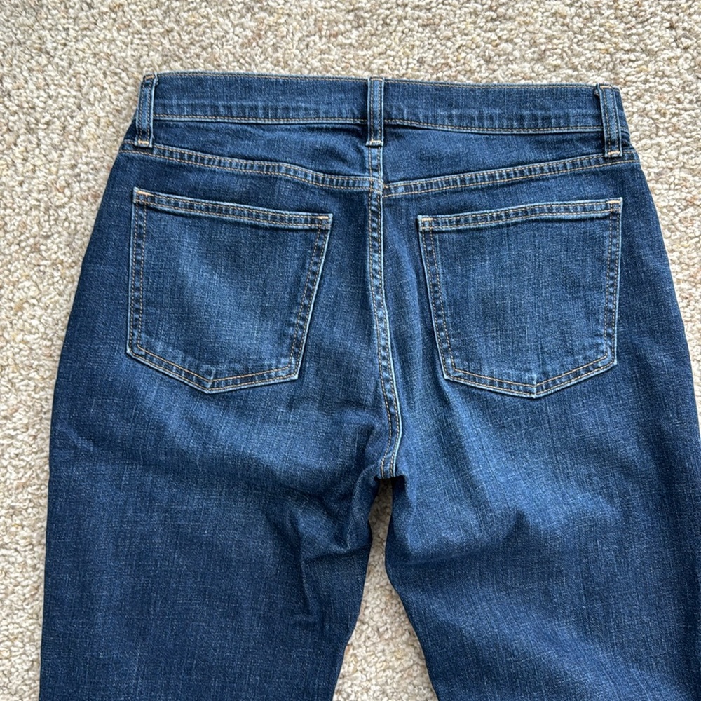 Woman’s GAP Girlfriend Fit Jeans - Picture 5 of 5